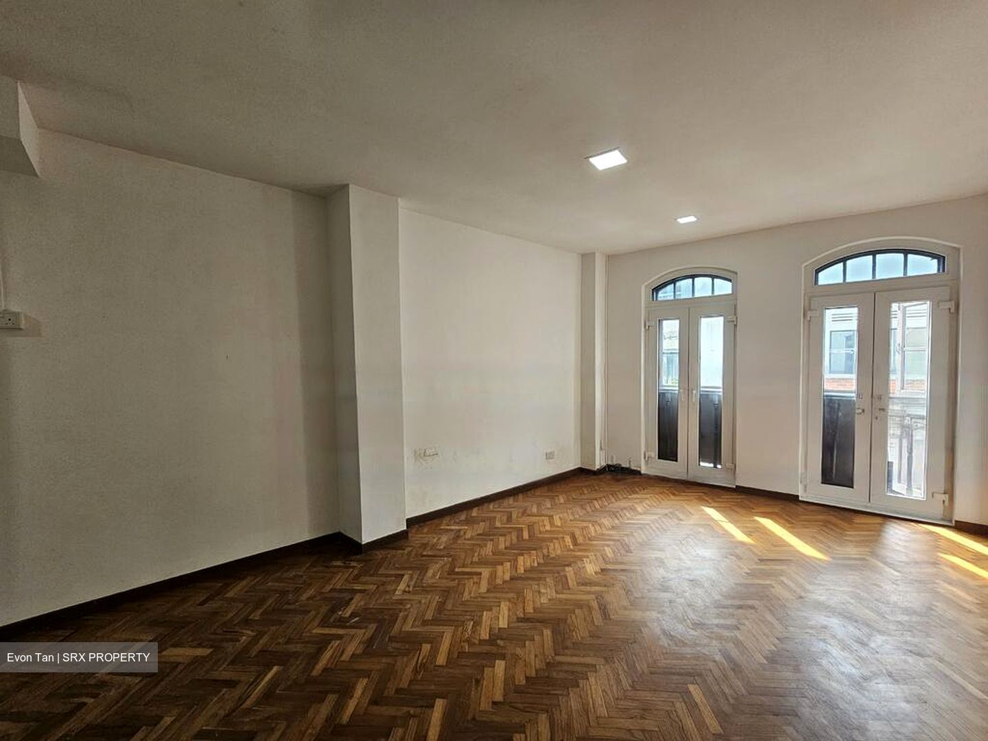 Telok Ayer Conservation Area (D1), Shop House #477836431